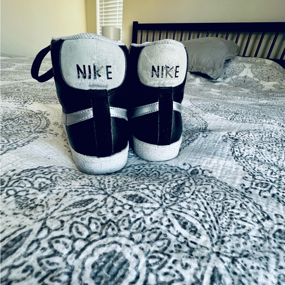 Black and white Nike Blazers - Picture 8 of 12